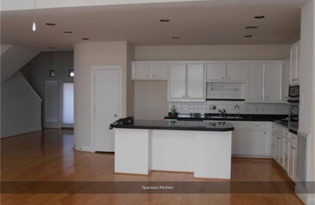 One room with private bath for rent, near medical center & NRG.Prefer long term.