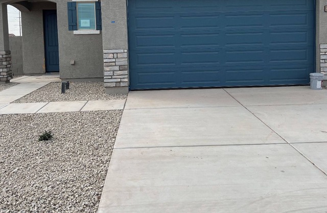 One year old single family home in Mission Royale II in Casa Grande. Near Lucid