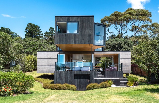 ONETANGI BEACH | Be My Guest