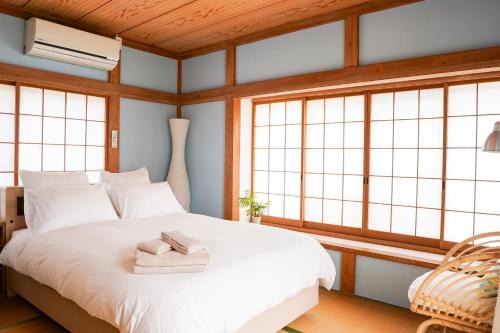 ONJUKU BEACH COTTAGE - private house 1 min walk to beach