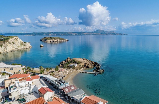 ONLY 5 MIN.WALK FROM CRYSTAL WATER SANDY BEACH OF ALMIRIDA