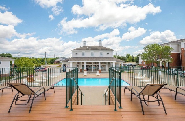 Onsite Gym | Shopping | Fast Wifi | and More!