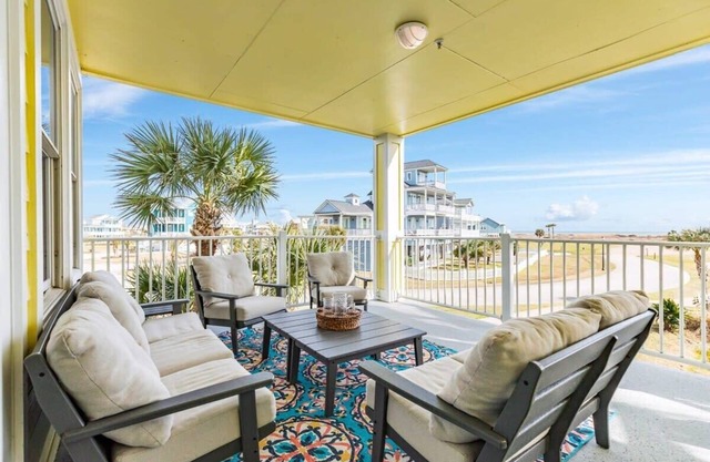 Open Airy Beautiful - Ocean AND Bay Views!