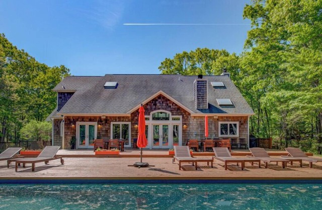 Open Floor Plan, Private Tennis Court, Close to Ocean Beaches and.