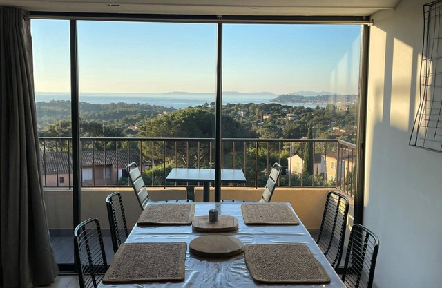Open-plan T2 with sea view