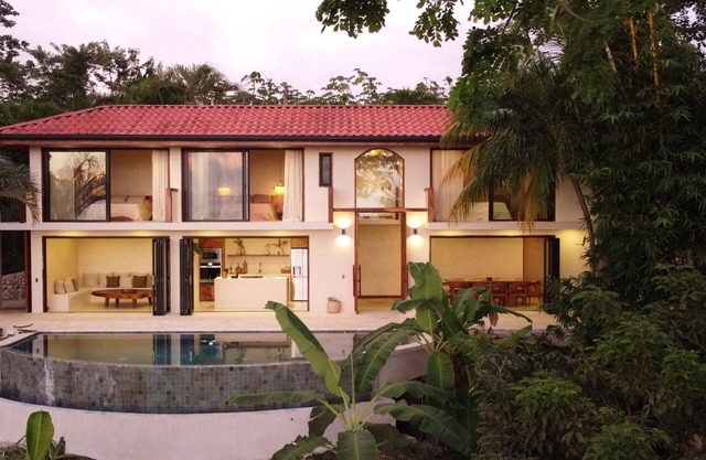 Open up for the Ocean View! Equipped, AC, Wi-Fi