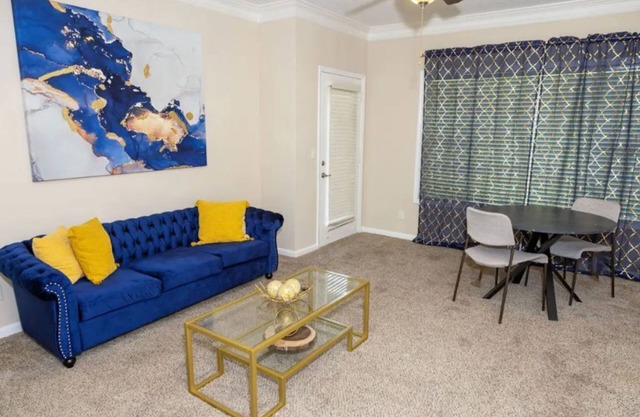 Opulent 1BR Perfectly Fit For COUPLES In MIDTOWN!