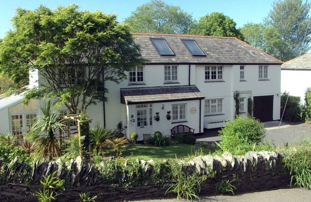ORCHARD LODGE, pet friendly, luxury holiday cottage in Boscastle