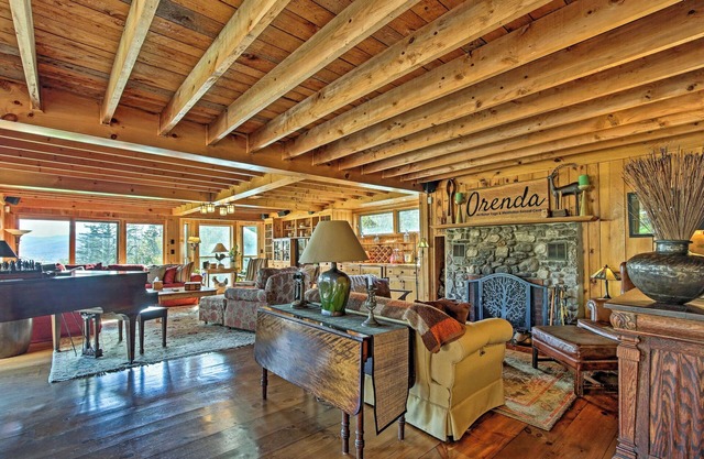 Orenda: Catskill Ski Mountain Retreat w/Private Pool