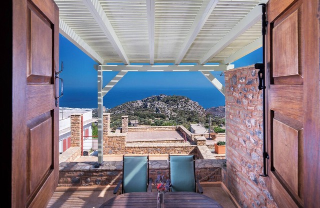 Orfeas villa- Live the real Cretan life
