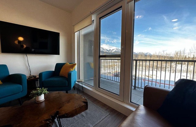 OSO203 · The Cache Contemporary DT Condo