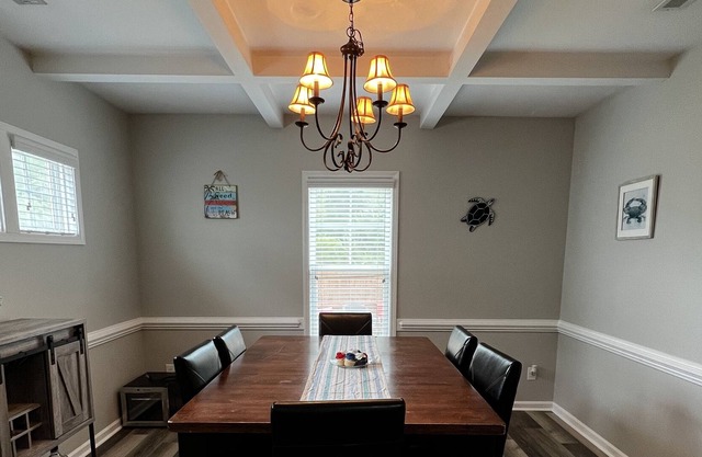 Osprey Getaway 3500sqft open floor plan , close to base, beaches, restaurants