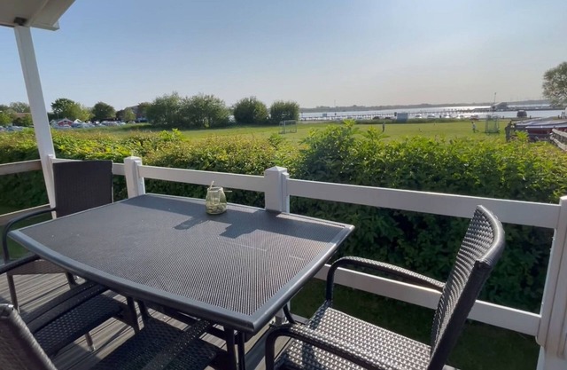 Ostseechalet Kompass - Direkter Meerblick, Überdachte Terrasse, Parkplatz, Wlan