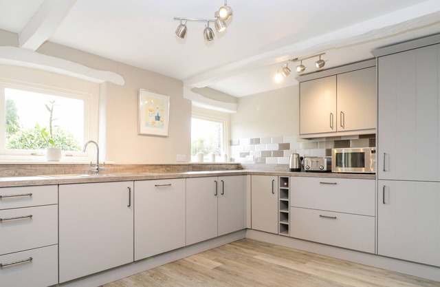 OTTERS HOLT, pet friendly, luxury holiday cottage in Carlisle