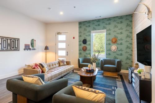 Outrider 1014 by AvantStay Private Balcony Minutes to Broadway Downtown