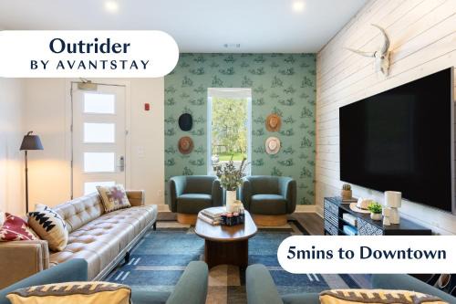 Outrider 1024 by AvantStay Private Balcony Minutes to Broadway Downtown