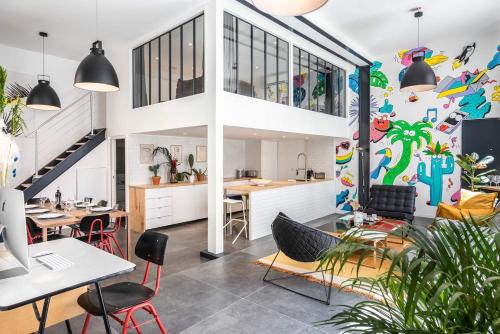 Outstanding Artist Loft - Between Marais and Canal