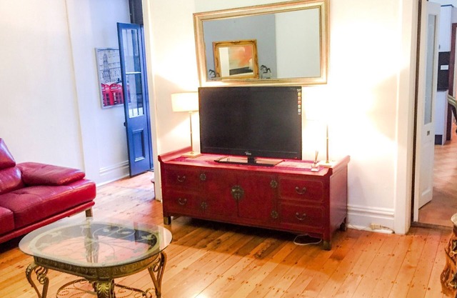 Outstanding Grand Newtown Inner Sydney Home. Four Bedroom,Two Bathroom, Parking