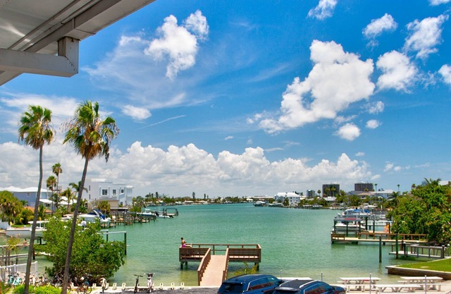 Outstanding One Bedroom Condo, on the Bay, Heated Pool, Directly Across from the Beach!