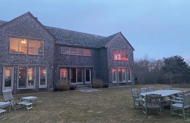 OUTSTANDING VIEWS! - WEEKLY OR SEASONAL RENTAL- SPEND YOUR SUMMER HERE