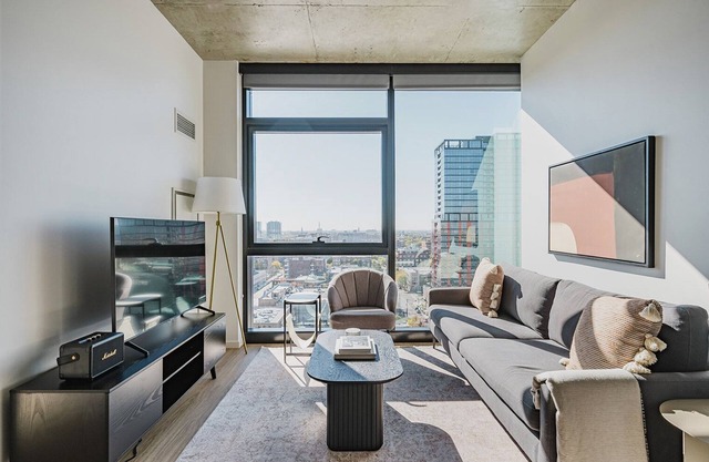Outstanding W Loop 1BR w/Gym, Pool, Rooftop, Spa & W/D, by Blueground