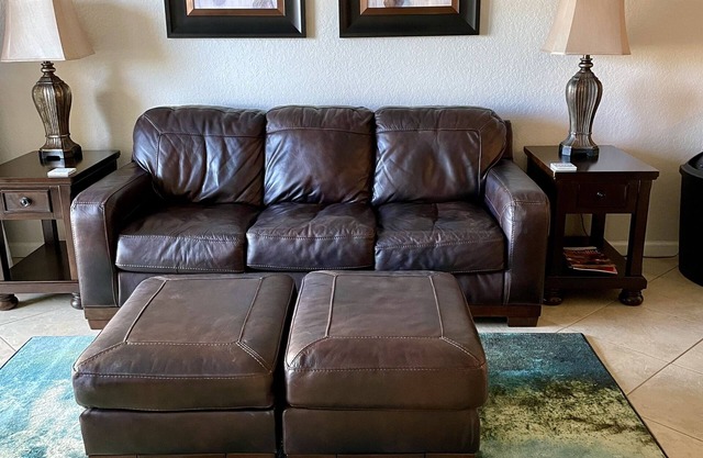 OV III 2MIN WALK TO BEACH PRIME LOCATION TO EVERYTHING!