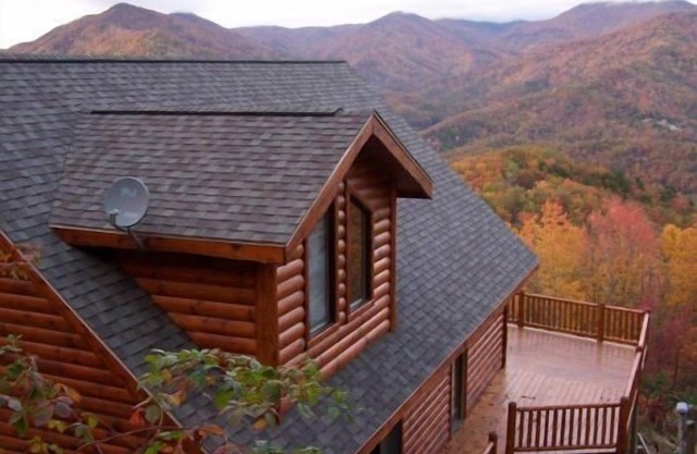 "Over the Edge" Cabin with Amazing Views! Reduced rates for August & September!