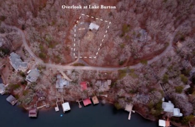 Overlook at Lake Burton - Modern rustic home and beautiful views of Lake Burton