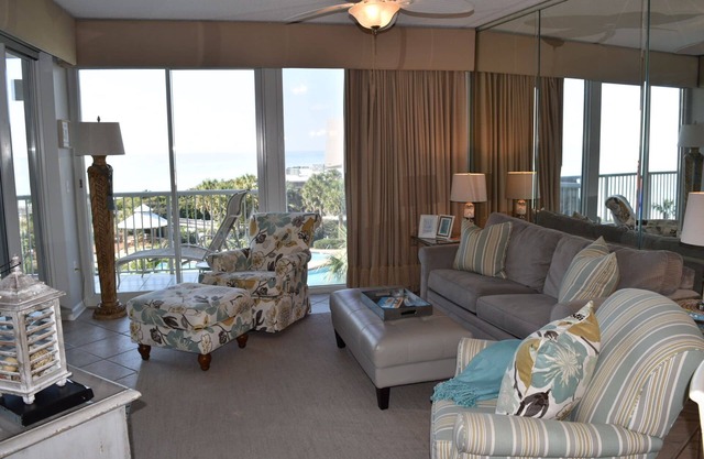 Owner Managed Free Daily Beach Service Included-Platinum Gulf-Front Property