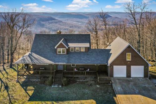 Ozark Retreat with Mountain Views Fire Pit & Deck