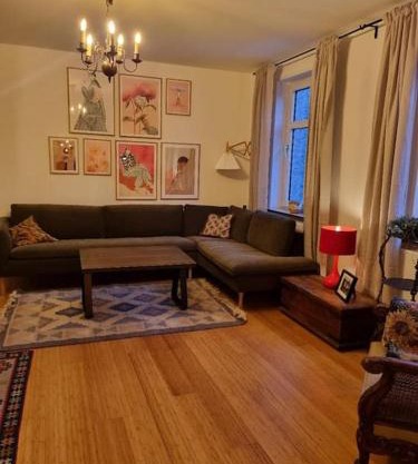Pæn central lejlighed med gratis parkering