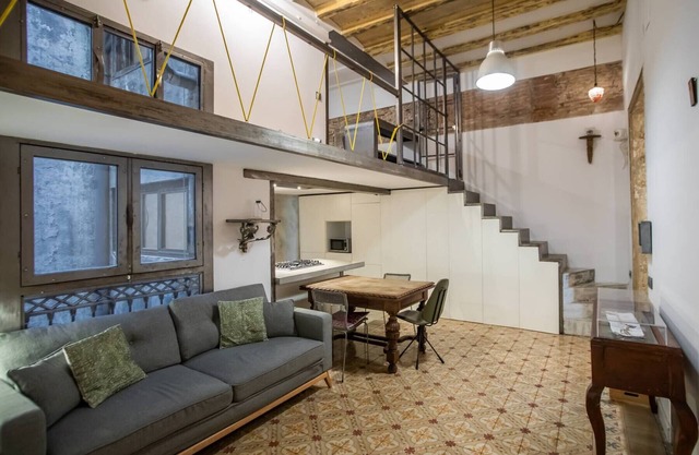 P2amp1057 - Magnific 3BR apartment in the ghotic q