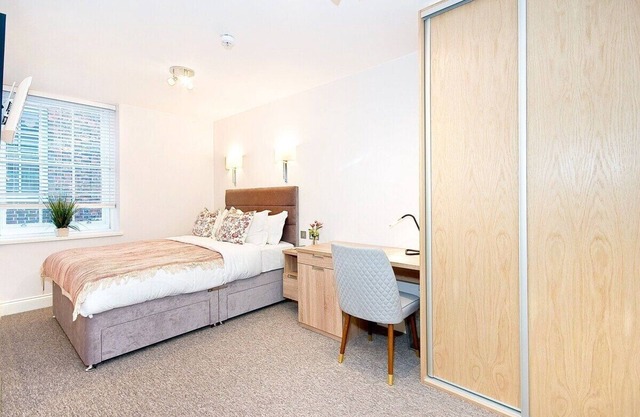 P7E Private room and shower free wifi