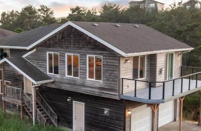 Pacific City Charmer - 2 blocks from beach!