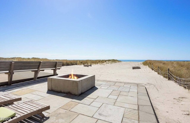 Pacific City Oceanfront Home. Steps to the beach. Charming 2 bedroom 2 bathroom