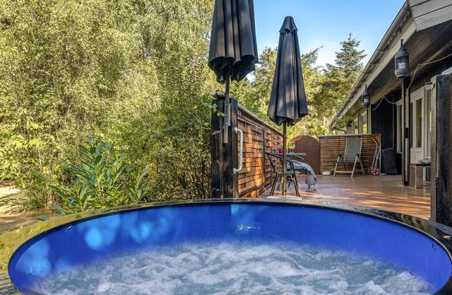 Pack your bags and enjoy your next holiday in this oasis by the fjord.