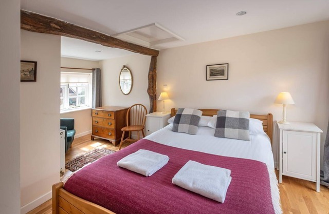 Paddock Cottage on The Garlic Farm sleeps 2 - 4