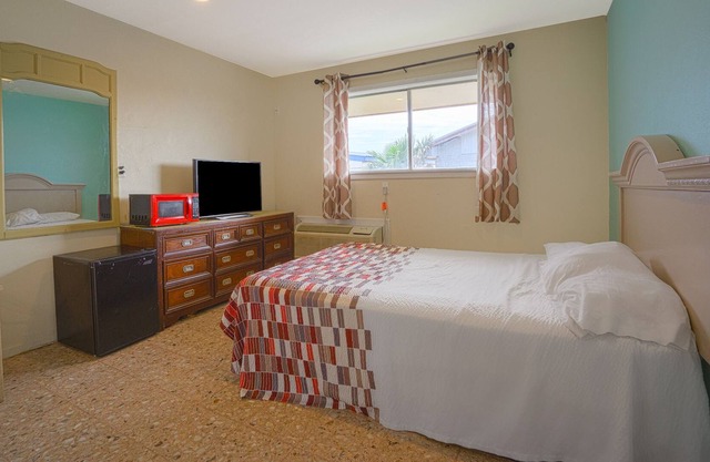 Padre Motel Corpus Christi , Tx - 358 by OYO