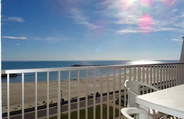 Palavas 1BR cabin top floor, double terrace, private parking