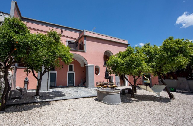 Palazzo d'Aquino - Family Room with Bathroom