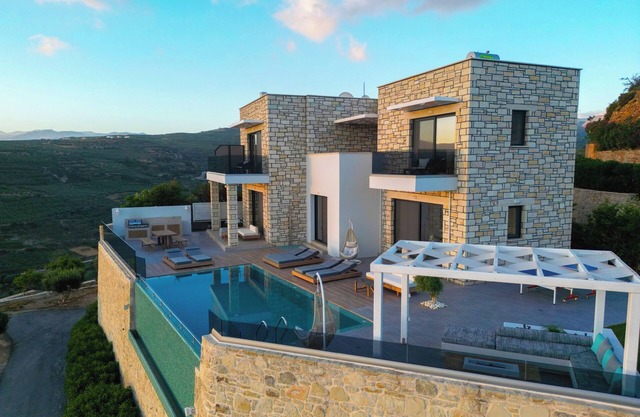 Paleokastro Luxe Villa - Jacuzzi - HeatedPrivate Pool
