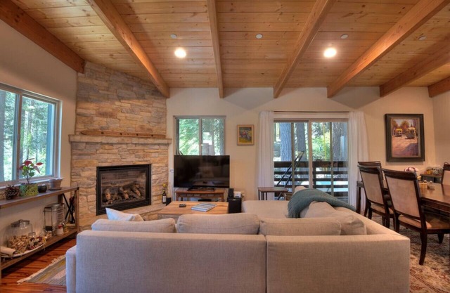 Palisades-Alpine Home w/Hot Tub