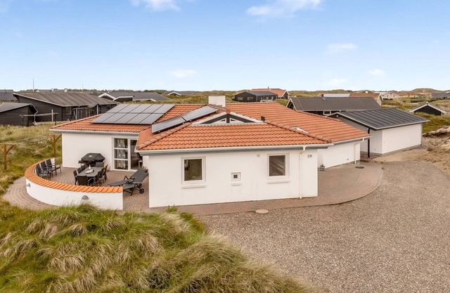 "Palli" - 600m from the sea by Interhome