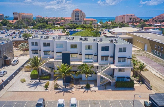 Palm Beach, Las Islas Condo # 8