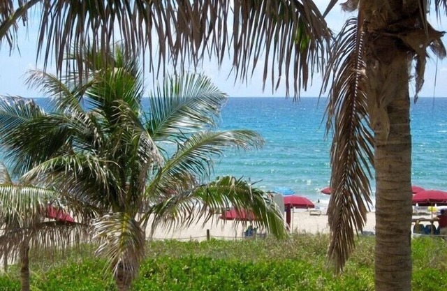 Palm Beach Marriott Resort & Spa, 2 bd/2ba, Great Ocean View - Now Available