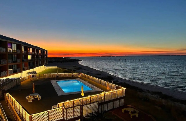 Palm Beach Oasis - Waterfront