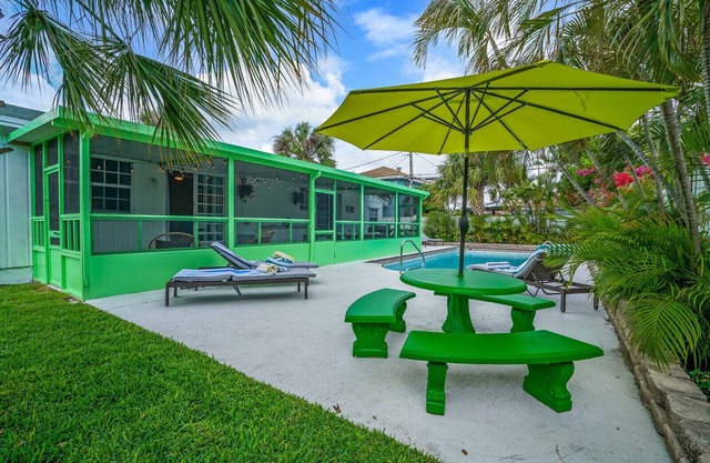*Palm GREEN Haus* w/Pool Oasis
