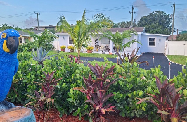 Palm Springs Paradise 3-Bedroom 2-Bath 5 Miles to the Beach
