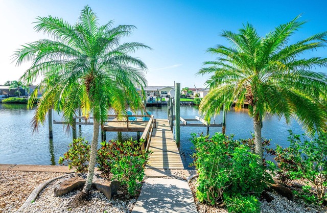 Palm Tree III Pool Home Waterfront