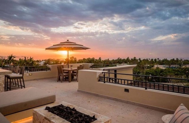 Palmilla Dunes Coco Palma 421 Lux 1 way transport